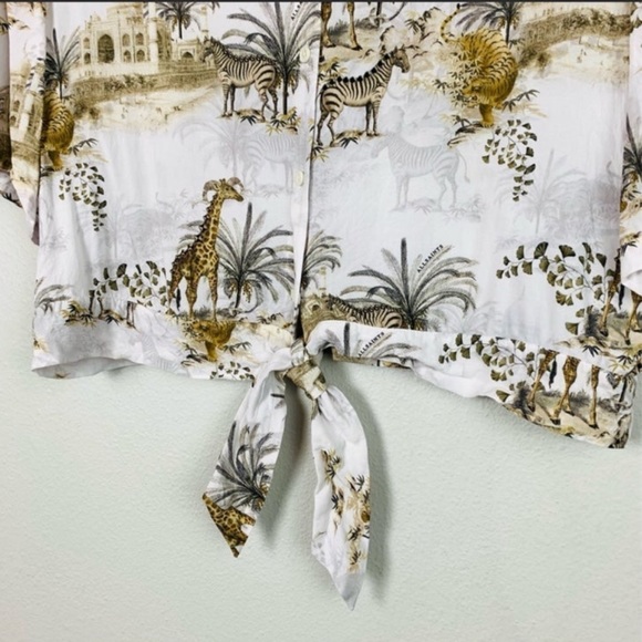 ALLSAINTS Shortsleeved Crop Top with tie front design. Montessori mom zoo outfit - Picture 6 of 10